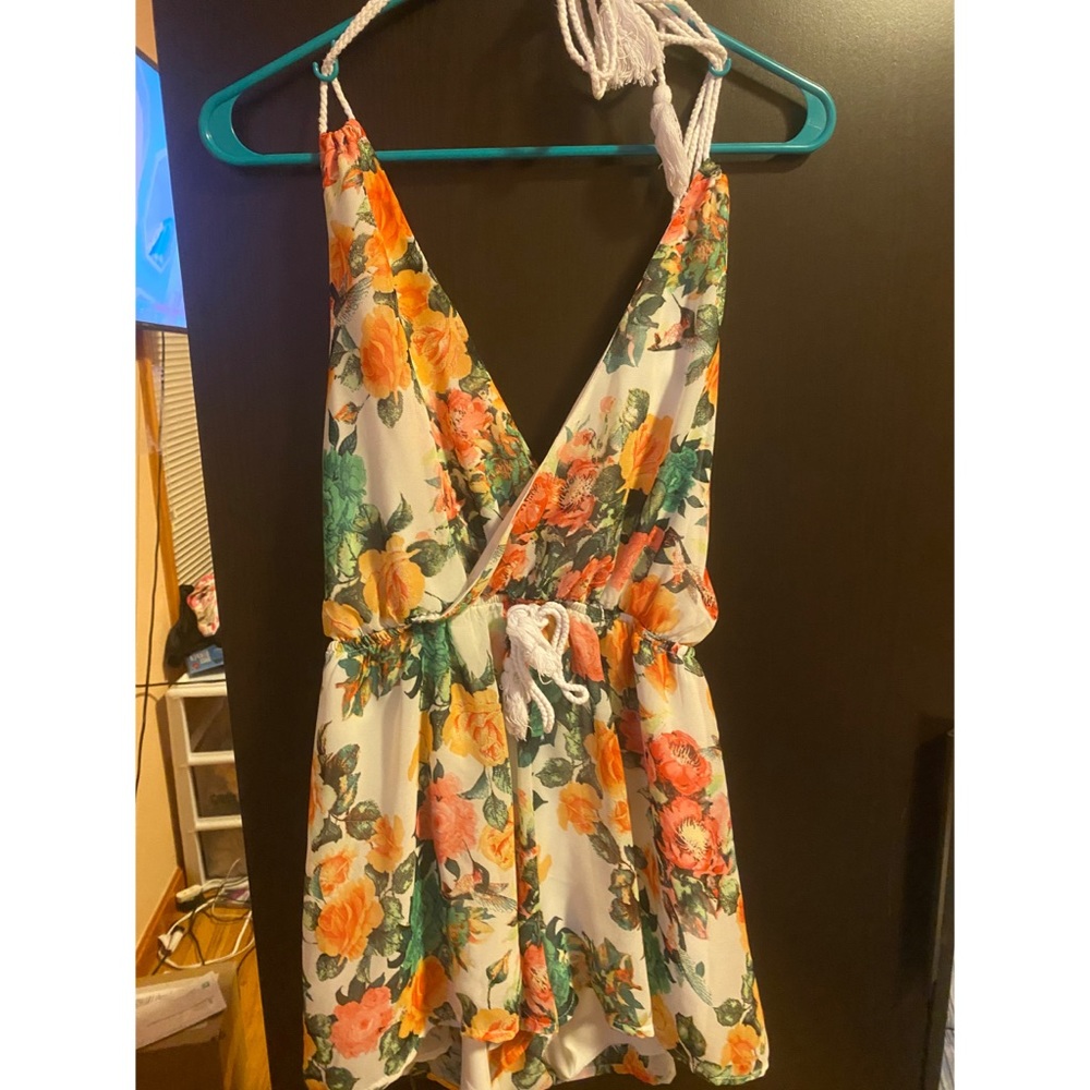 Cute romper!